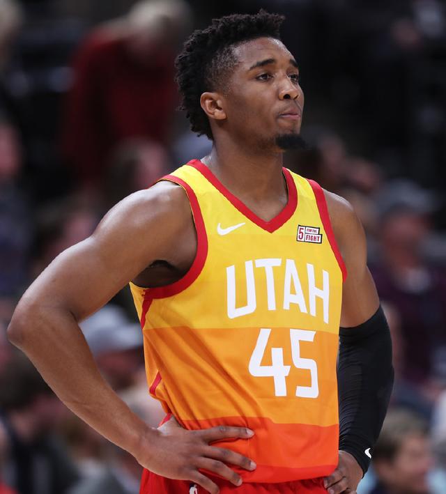 育新闻中 育新闻中