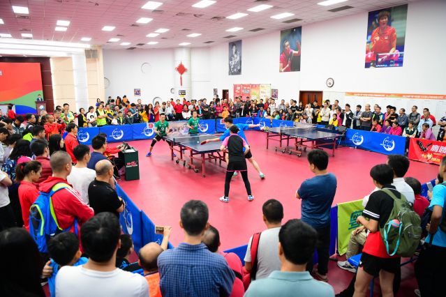 通过纪录片 通过纪录片